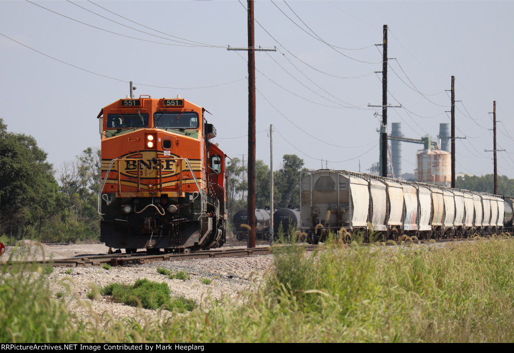 BNSF 551